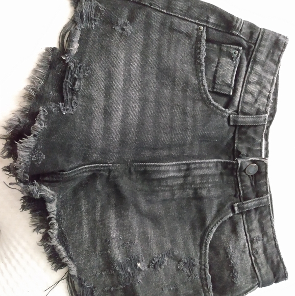 Short's - Picture 3 of 3